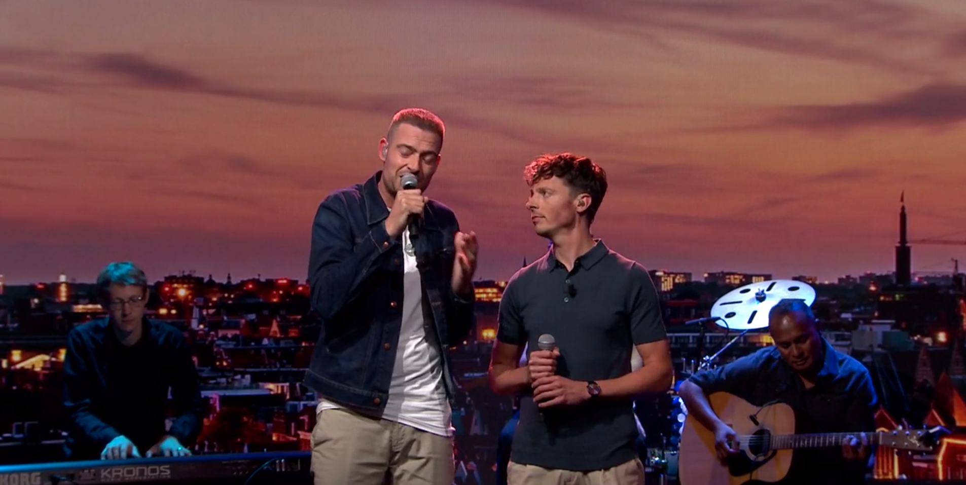 Lange Frans en Baas B steken Het Land Van in nieuw jasje